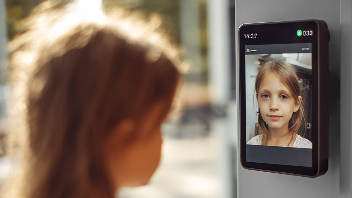 Controle de Frequência Escolar com Reconhecimento Facial e IA